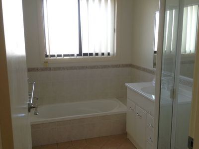 2 / 18 Addison Avenue, Lake Illawarra