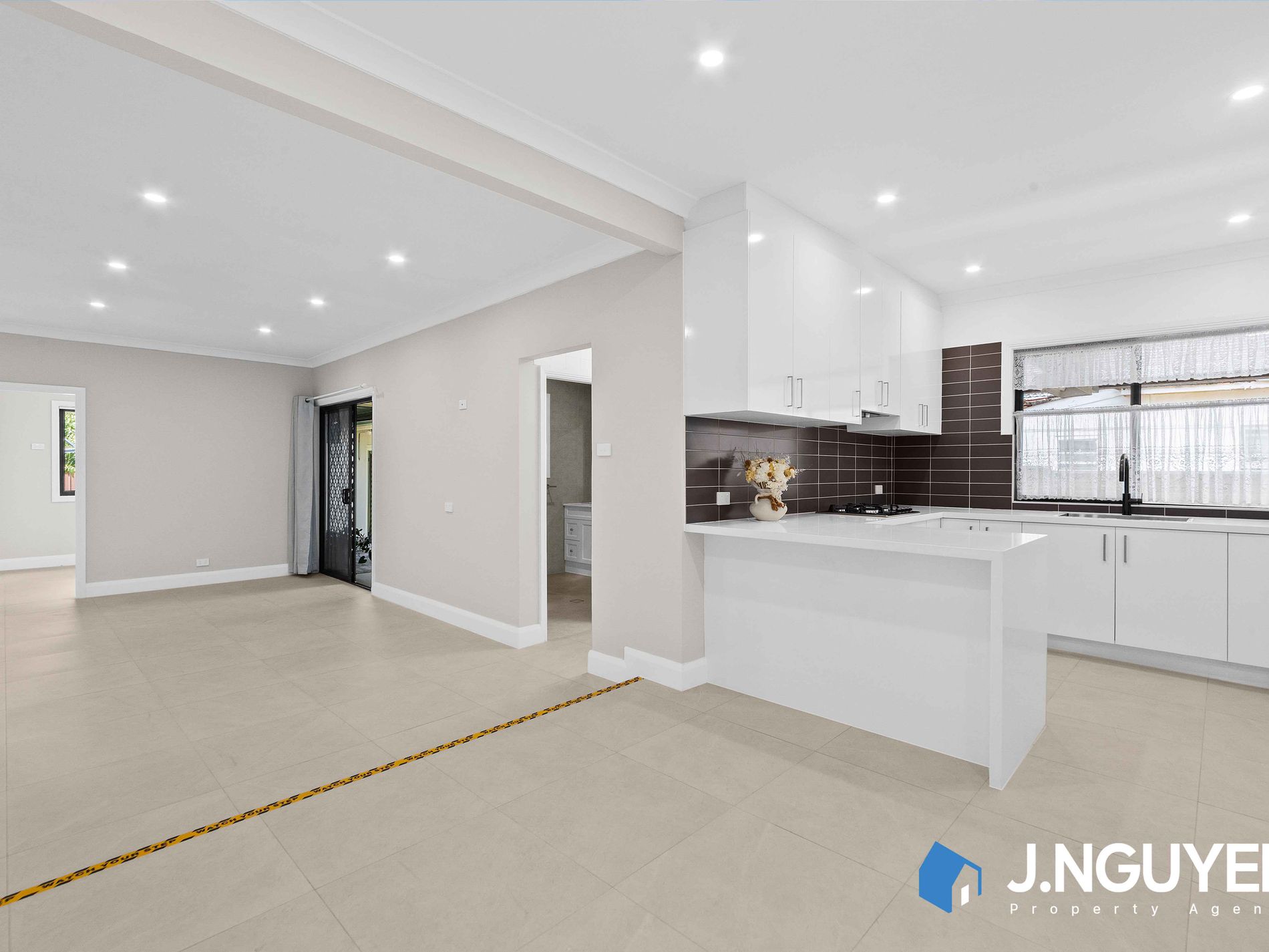 87 Hollywood Drive, Lansvale