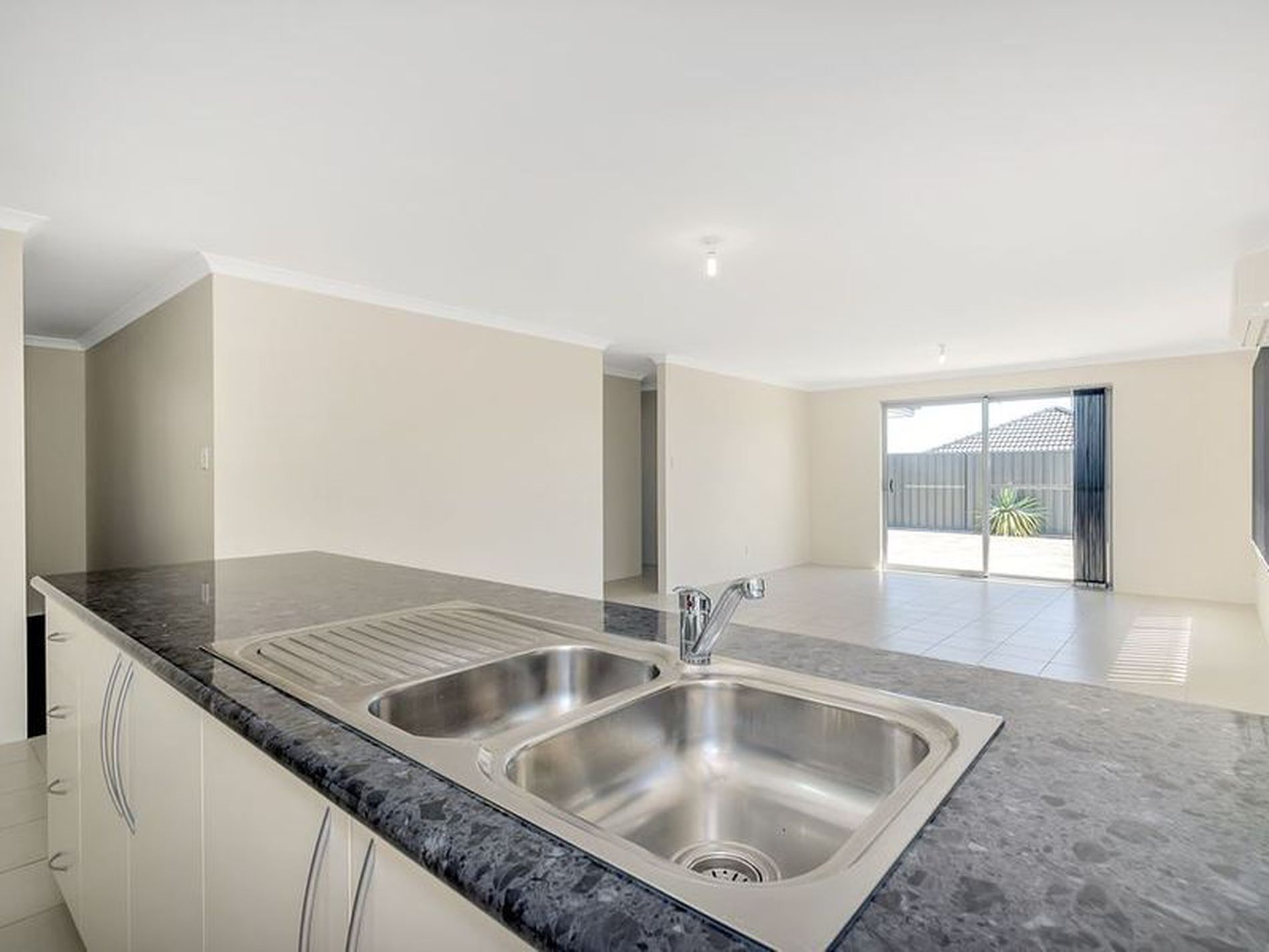 17 Cooloola Chase, Yanchep