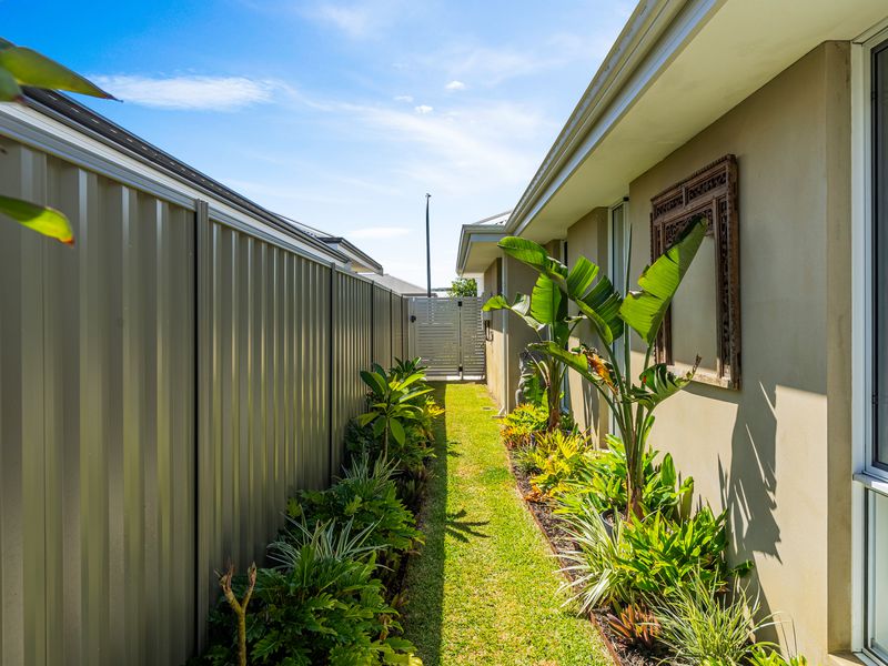 8 BLUEBERRY LOOP, Byford