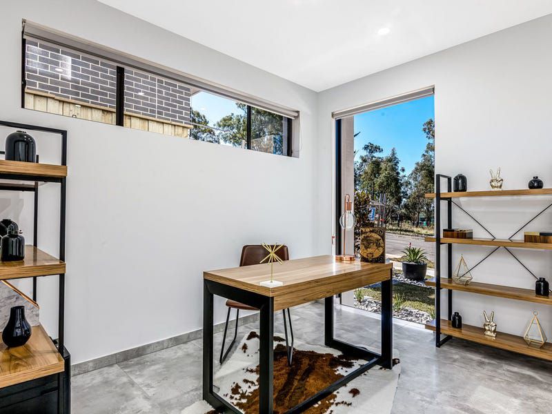 31 Seville Circuit, Gledswood Hills