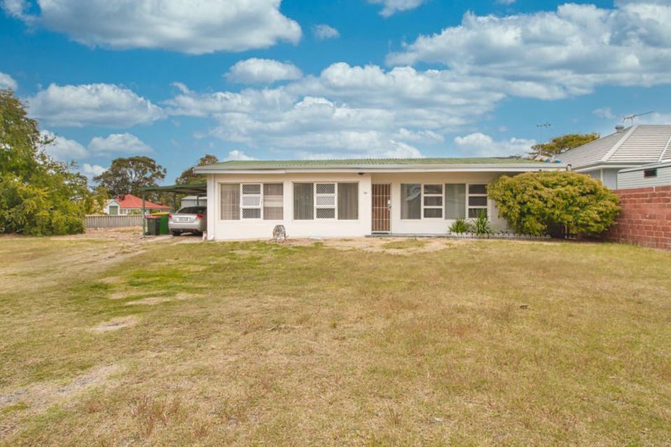 18 Liverpool Street , Shoalwater