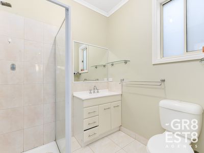 30 Hal Porter Terrace, Lynbrook