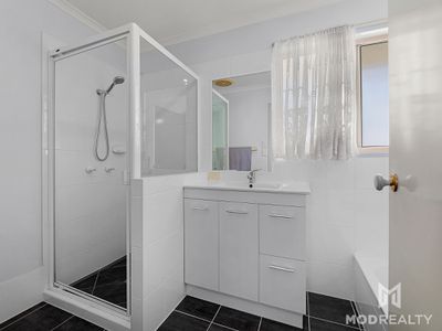 4 / 13 Booval Street, Booval
