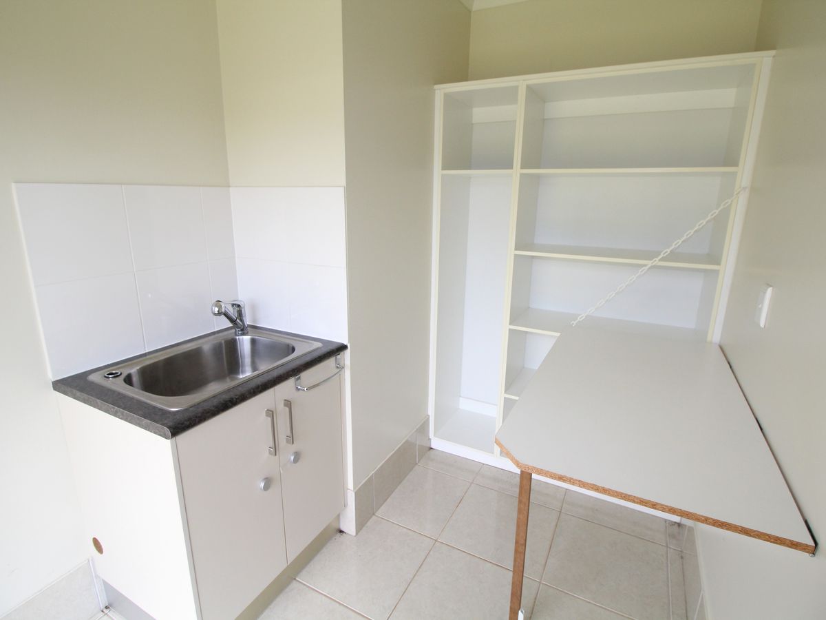 60 Danzer Drive, Atherton