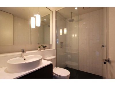 602 / 229 Toorak Road, South Yarra
