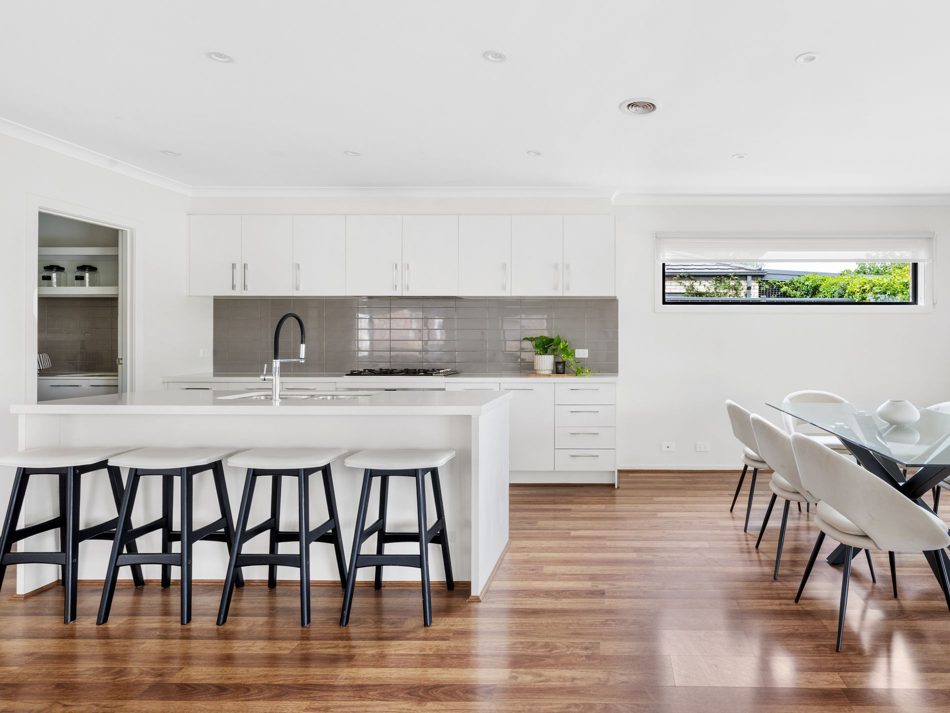 25 Wireless Drive, Aintree