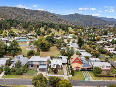 30 Freeburgh Avenue, Mount Beauty