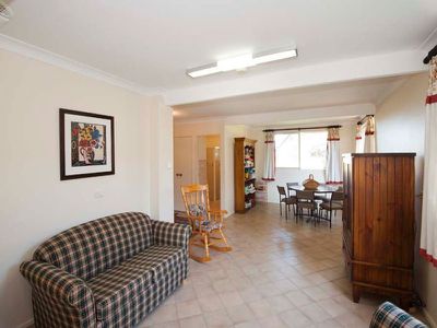 10 Mitchell Parade, Mollymook