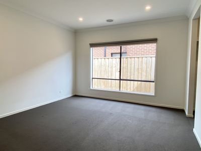 38 Honeycomb Avenue, Manor Lakes