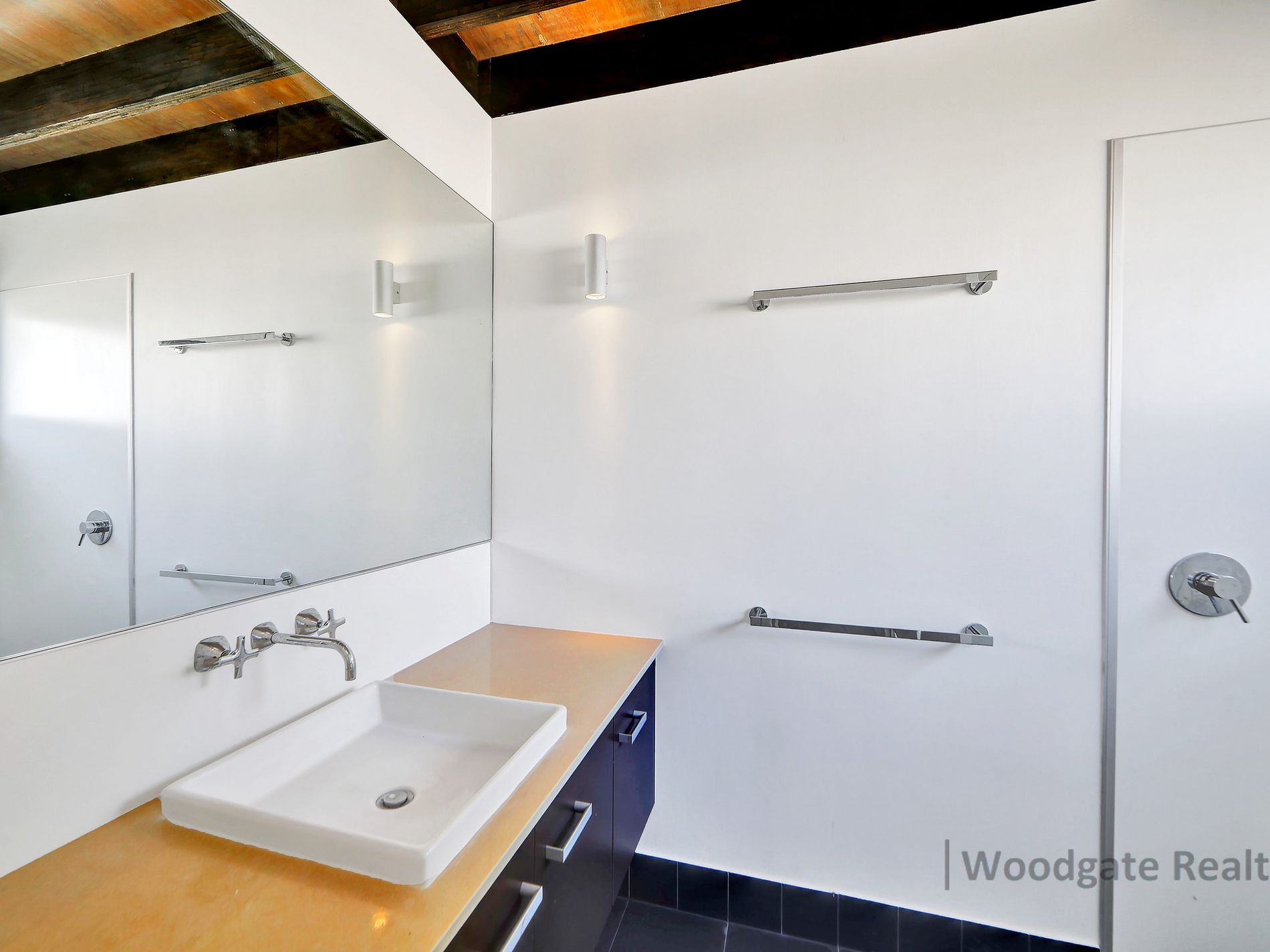 6 WHALE COURT, Woodgate