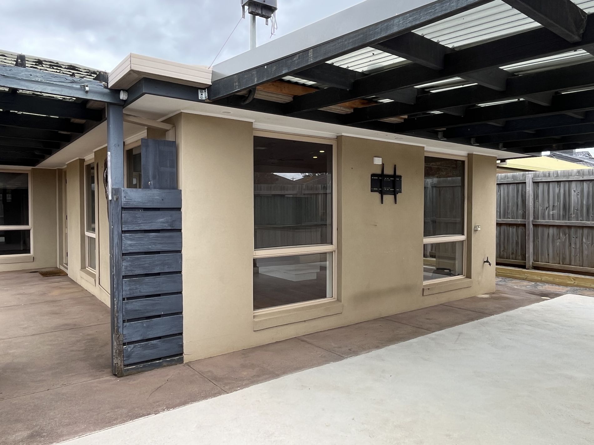 1 / 24 Cornthwaite Crescent, Leopold