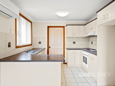 2 / 23 Sassafras Avenue, Windang