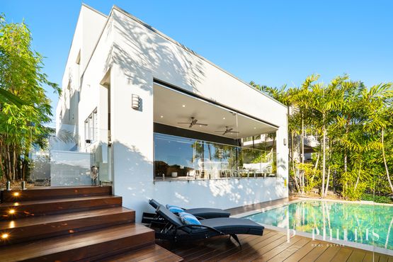 7416 Ellensbrook Drive, Hope Island