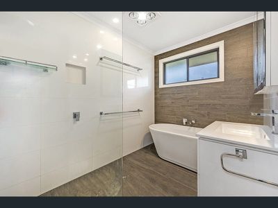 4 Fairlane Street, Chermside West