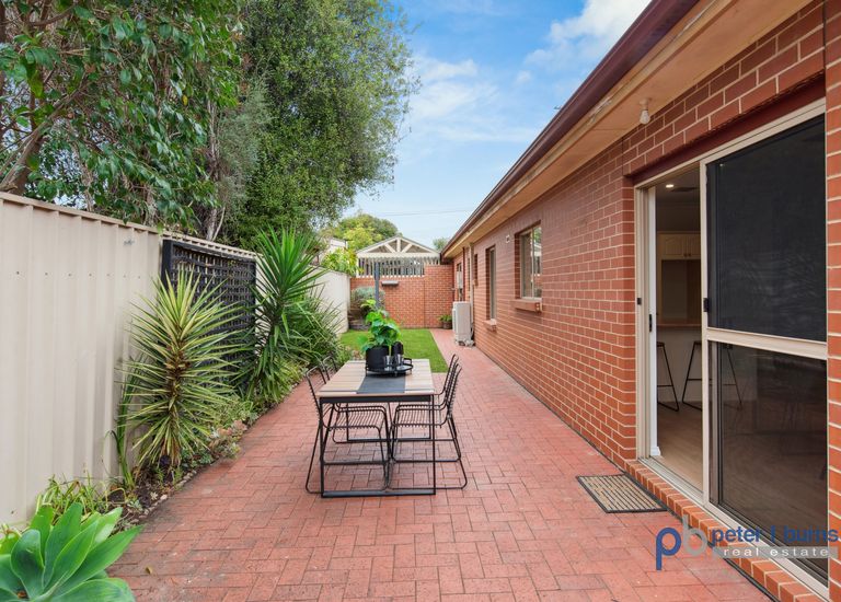 2 Healesville Avenue, Glenelg East