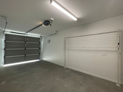 12 Birksgate Crescent, Banya