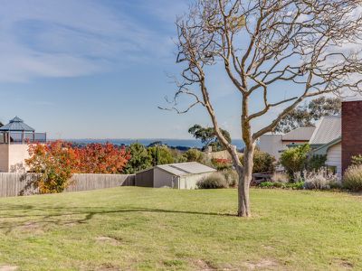 10 Abbey Lane, Mccrae