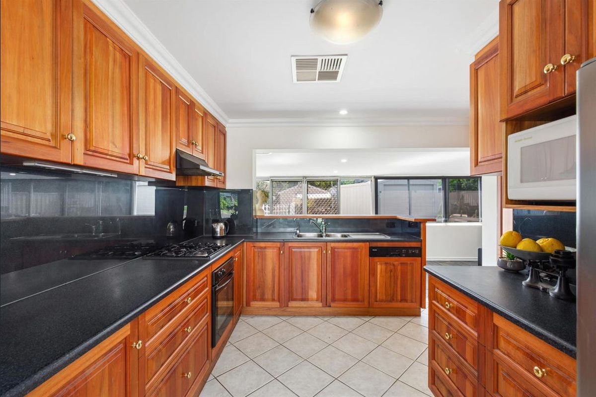 42 Garnet Drive, Salisbury East