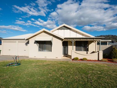 2 SWIFT COURT, Wodonga