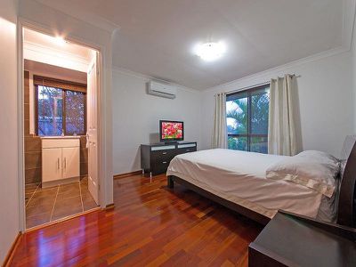 151 Meadowlands Rd, Carindale