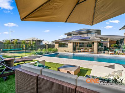 22 Honeybee Crescent, Calderwood
