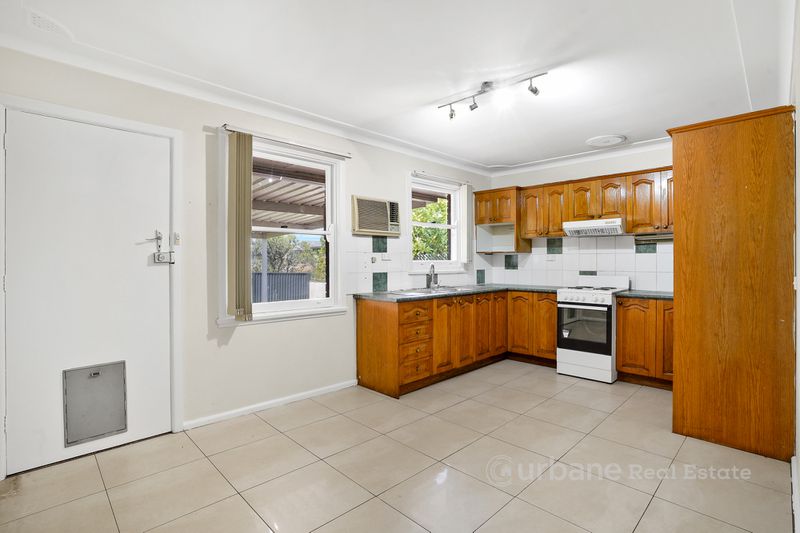 67 Portico Parade, Toongabbie