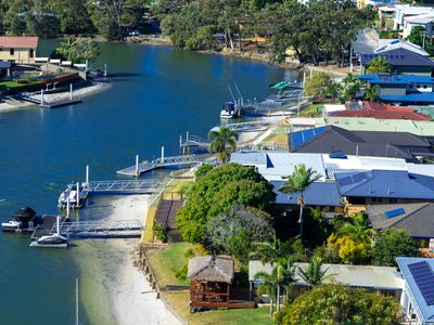 21006 / 5 Harbour Side Court, Biggera Waters