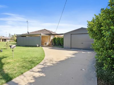 10 White Street, Finley