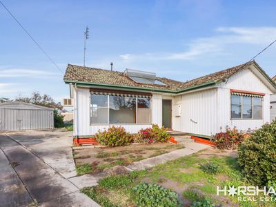 8 Knight Place, Horsham