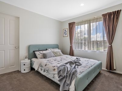 16 Semillon Avenue, Henderson