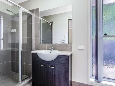 50 Vanilla Av, Griffin