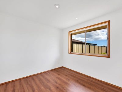 71 Gipps Crescent, Cranbourne North