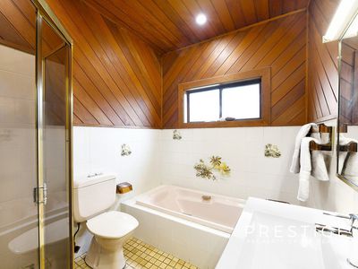 44 Highclere Avenue, Banksia