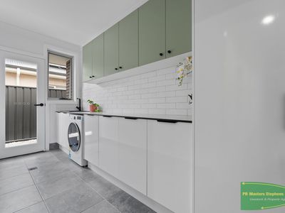 57 Stevenson Way, Orange