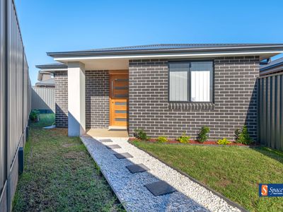 14b McKeown Street, Oran Park