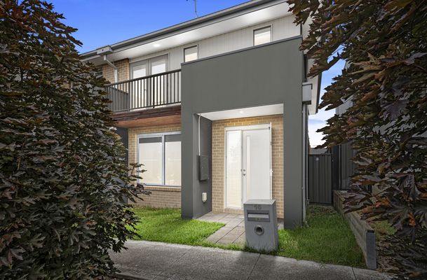 16 Ely Walk, Craigieburn