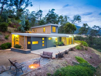 661 Mountain Creek Road , Tawonga