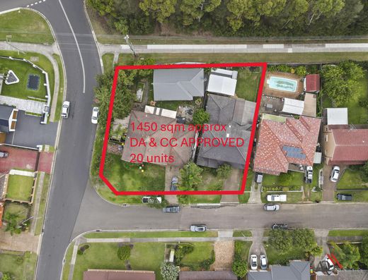 35 - 37 Simone Crescent, Casula