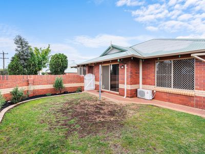 1 / 47 Killarney Street, Lamington