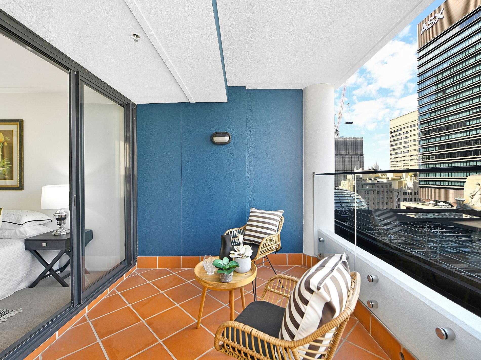 2202 / 1 Hosking Place, Sydney
