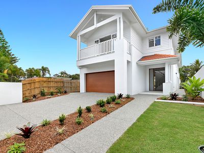 5 Park Ave, Broadbeach Waters