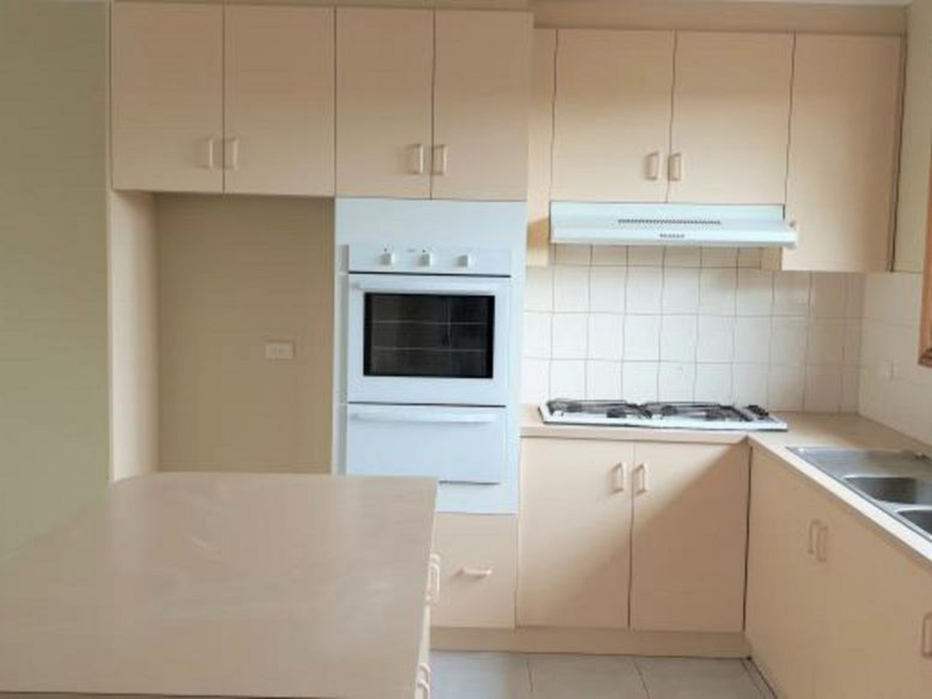 2 / 58 High Street, Werribee