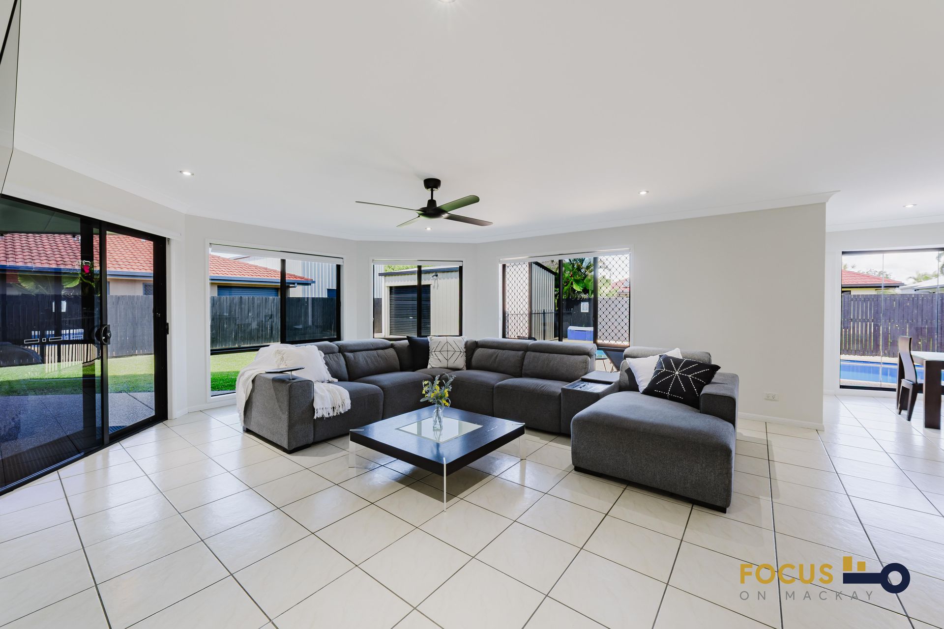 15 Centennial Drive, Glenella