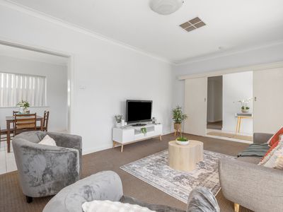 112 Piccadilly Street, Piccadilly