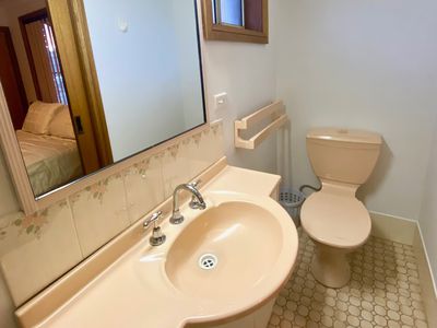 1 / 2-4 Ken Payne Place, Parkes