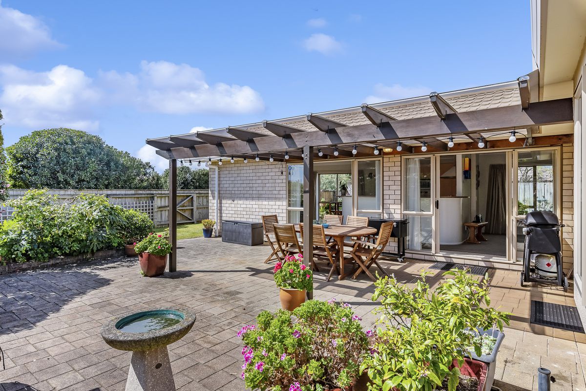 1 Monterosso Place, Paraparaumu Beach Love Live Kapiti Real Estate