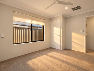 18 Barclay Way, Piara Waters
