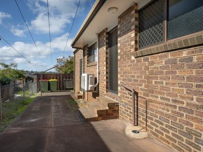 1 / 329 West Street, Harristown