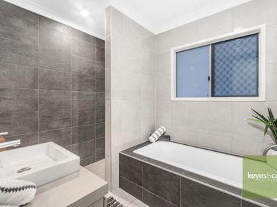 34 Harkness Parade, Idalia